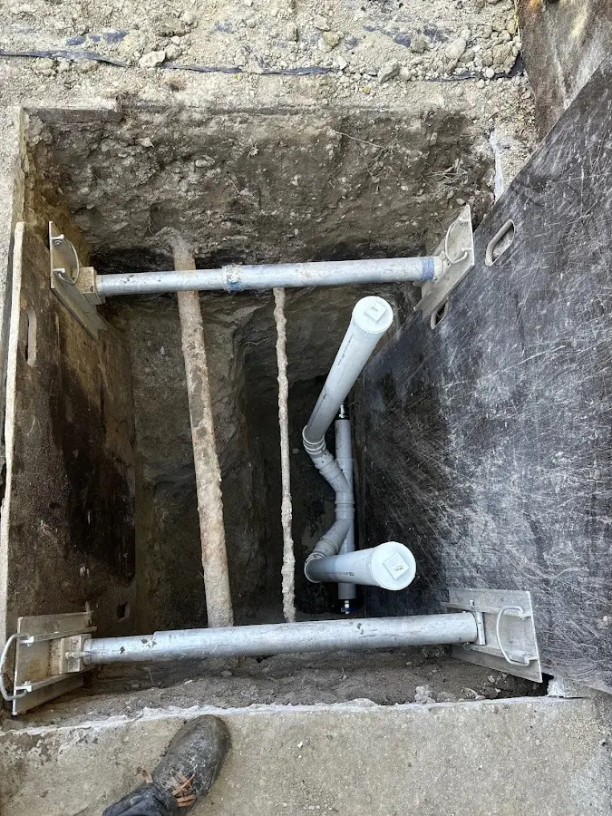 Experienced plumber completing Gas Line Repair work in Bridgeview